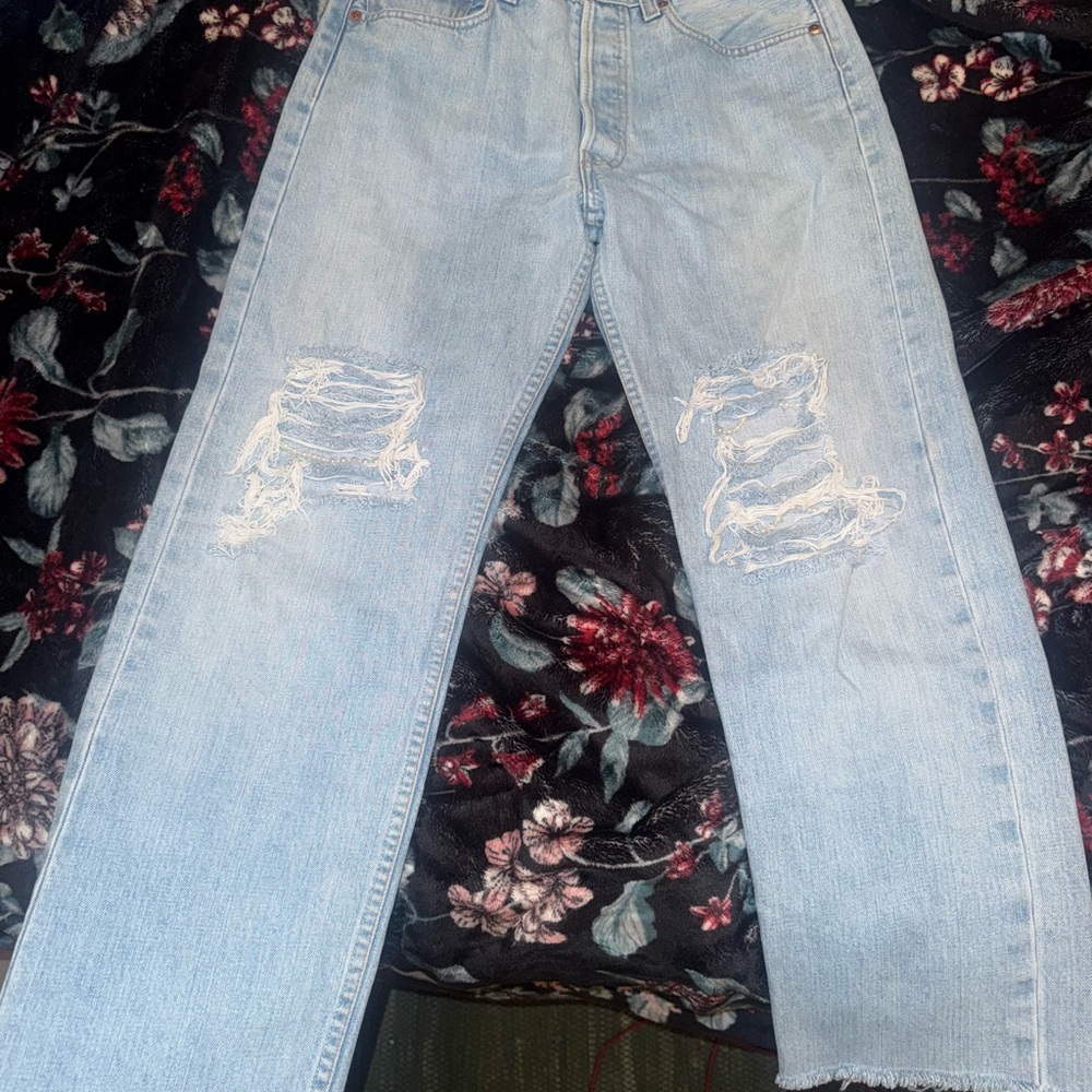 Pearl Levis 501 Jeans